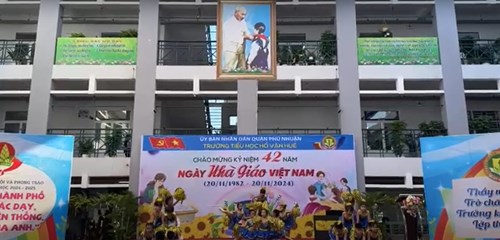 Tiết mục văn nghệ lớp Một 3 - Aerobic Mái trường em học bao điều hay